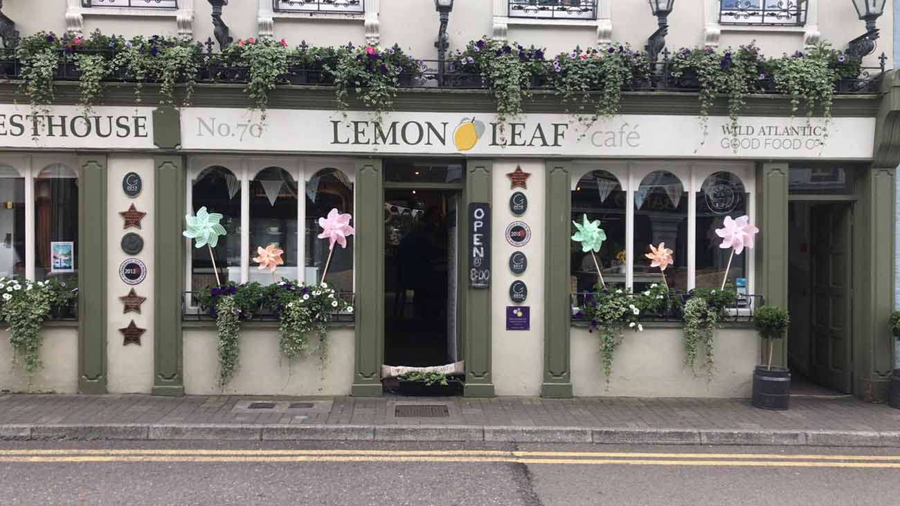 Photo of the front of the Lemon Leaf Café.